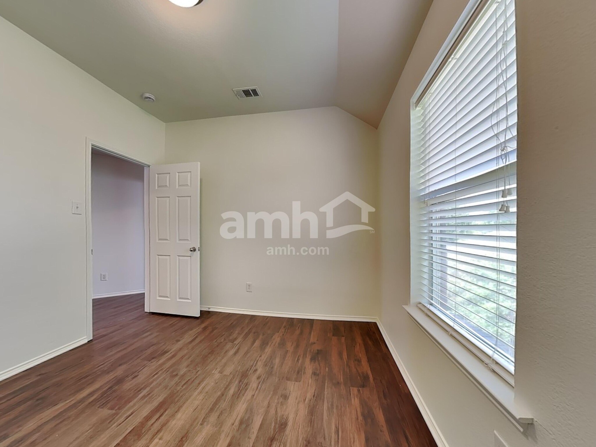 Building Photo - 429 Bell Dr
