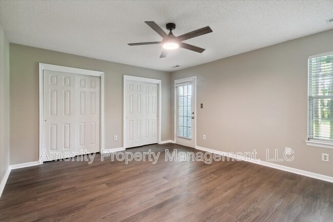 Building Photo - 1628 Willow Cv