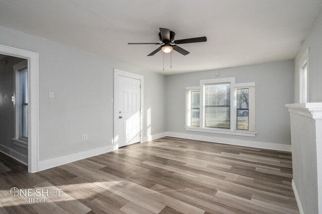 Building Photo - 842 Grand Ave