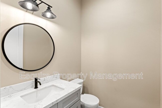 Building Photo - 545 Carty Dr
