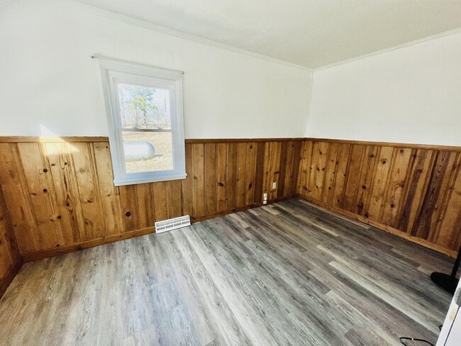 Building Photo - 7951 Elmont Rd