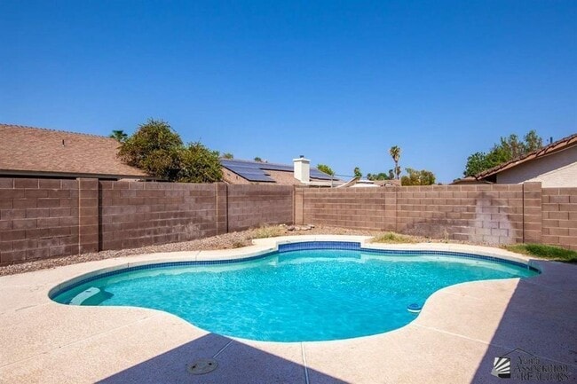 Building Photo - 3582 W 14th Pl