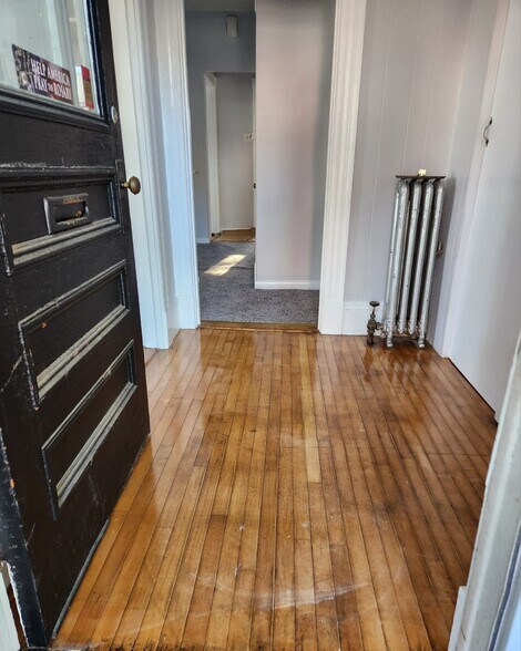 Building Photo - 96 Ashland St