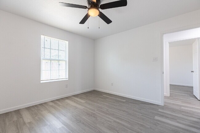 Building Photo - 1006 Co Rd 4516