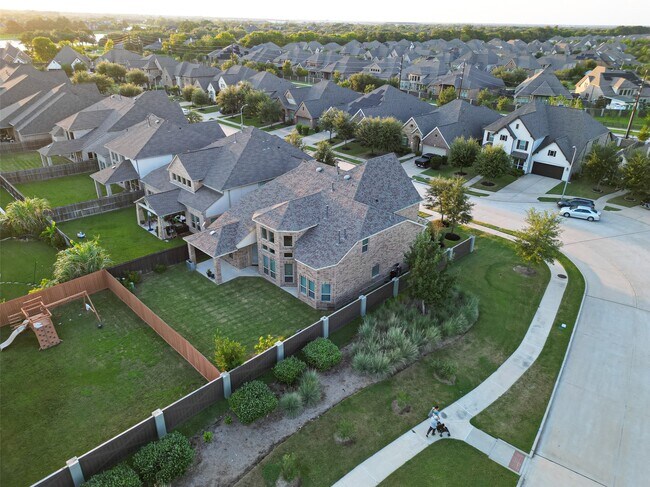 Building Photo - 1107 Passion Flower Wy