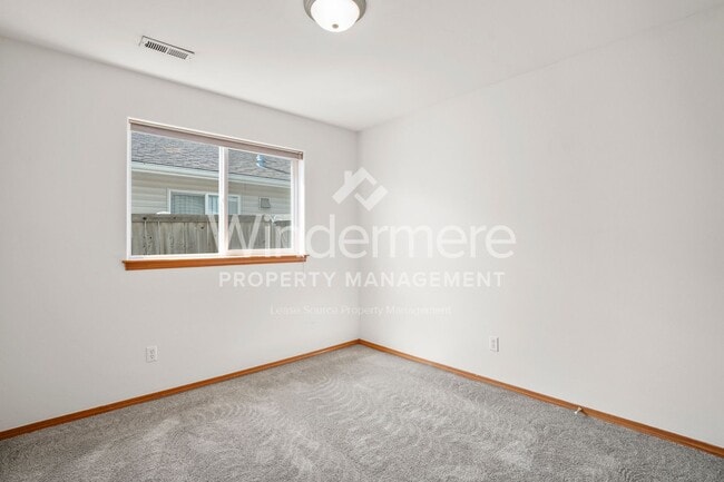 Building Photo - *Coming Soon* 3 Bedroom 2 Bath Home In North Spokane