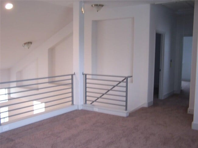 Building Photo - 2214 Capulet St