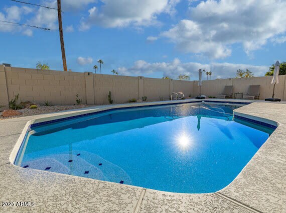 Building Photo - 1101 E Balboa Dr