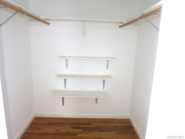 Building Photo - 56 Linwood Rd N