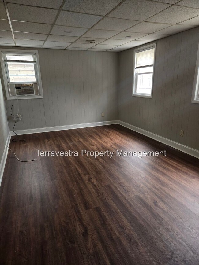 Building Photo - 131 N High St