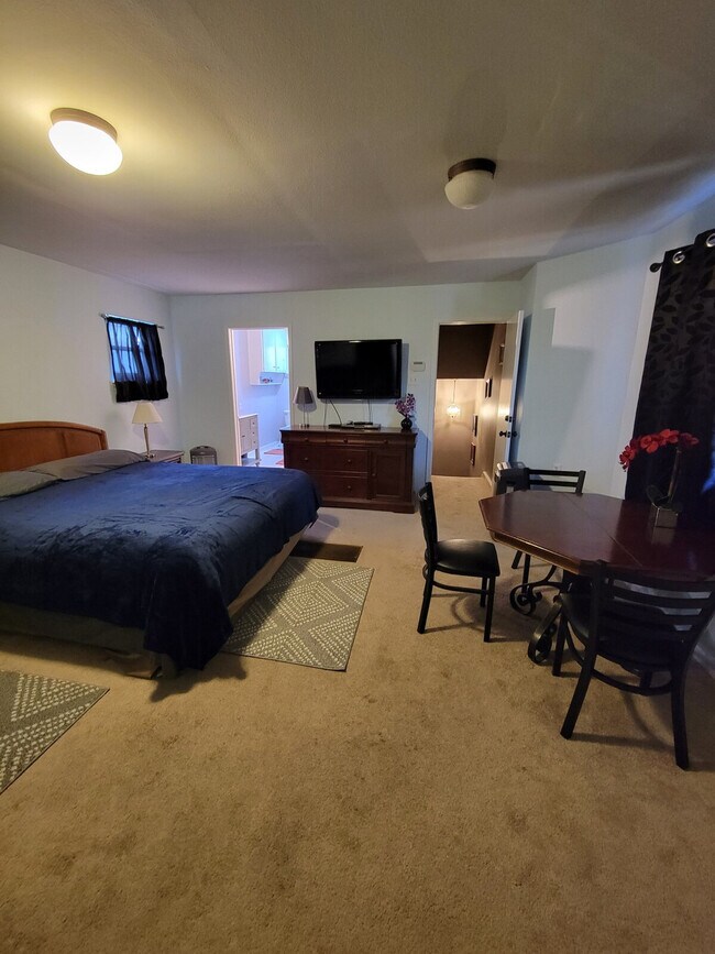 Building Photo - 8304 Bridgetown Dr