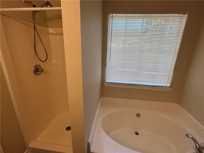 Building Photo - 4710 Brookwood View