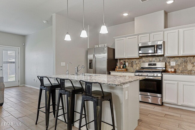 Building Photo - 3945 Desert Dunes Dr