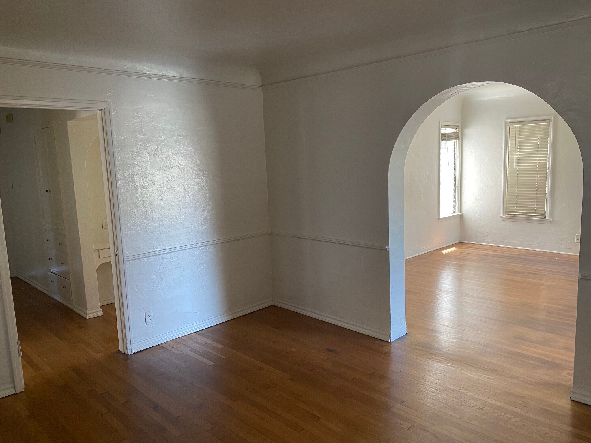 Building Photo - 3016 W 43rd Plz