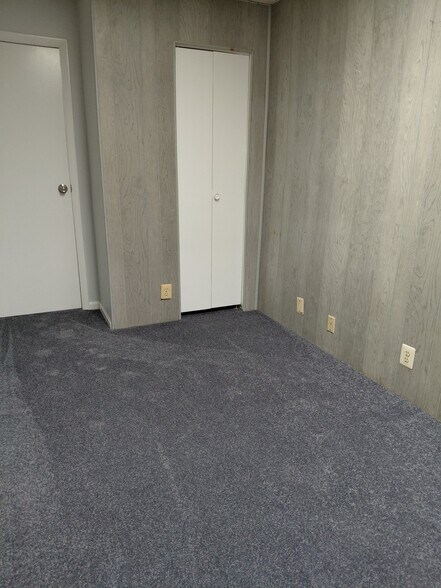 Building Photo - 28 N Kresson St