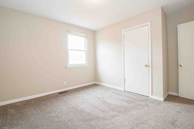 Building Photo - 808 Helton Dr