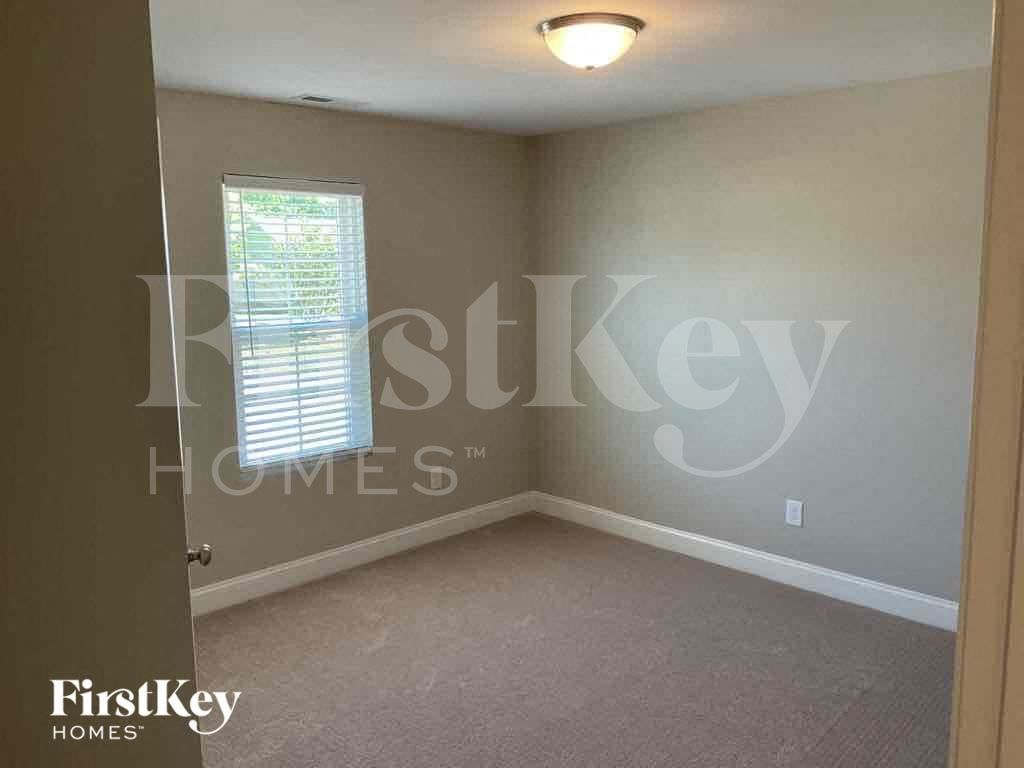 Building Photo - 2041 Samantha Dr