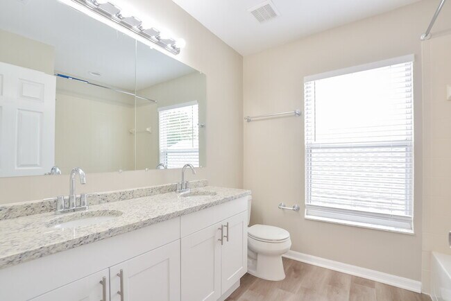 Building Photo - 8344 Lake Amhurst Trail