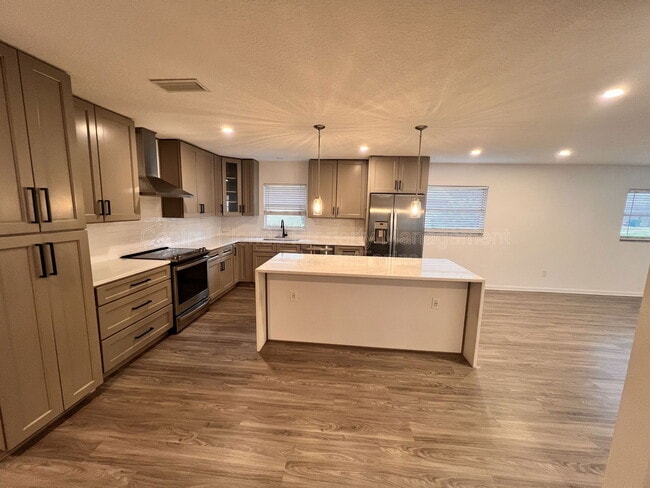 Building Photo - 2080 Thunderbird Trail