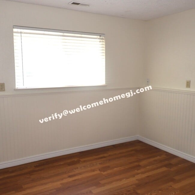 Building Photo - 2844 Lexington Ln