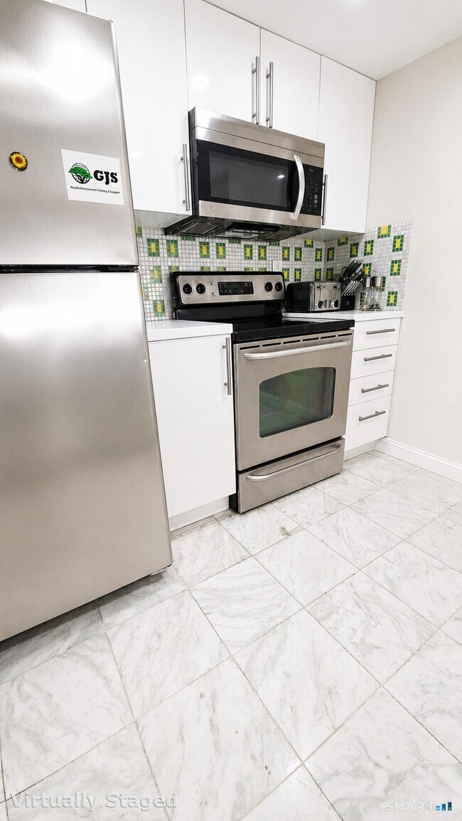Building Photo - 127 Greyrock Pl