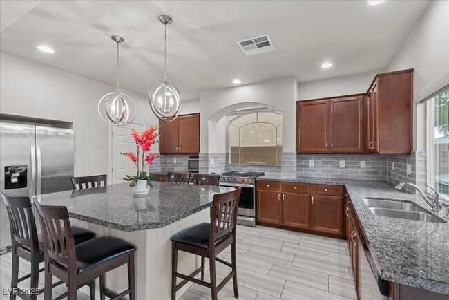 Building Photo - 716 Eros Ct