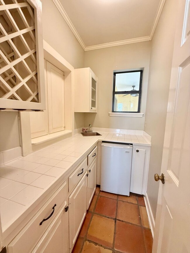 Building Photo - Home For Lease