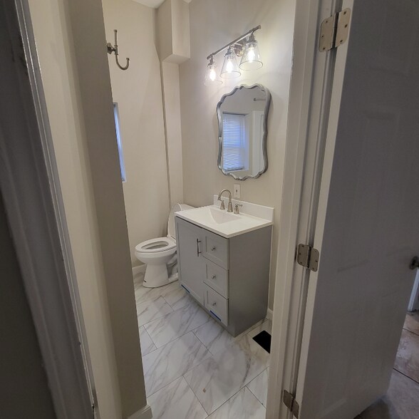 Building Photo - 3962 Evans Ave