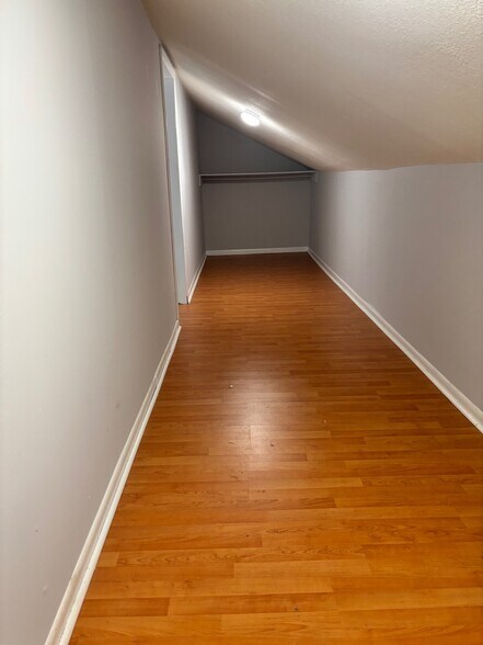 Extra Storage - 1919 Hoitt Ave