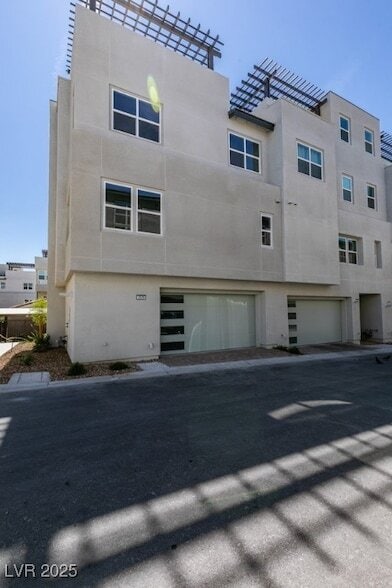 Building Photo - 2509 Silent Vw Ave