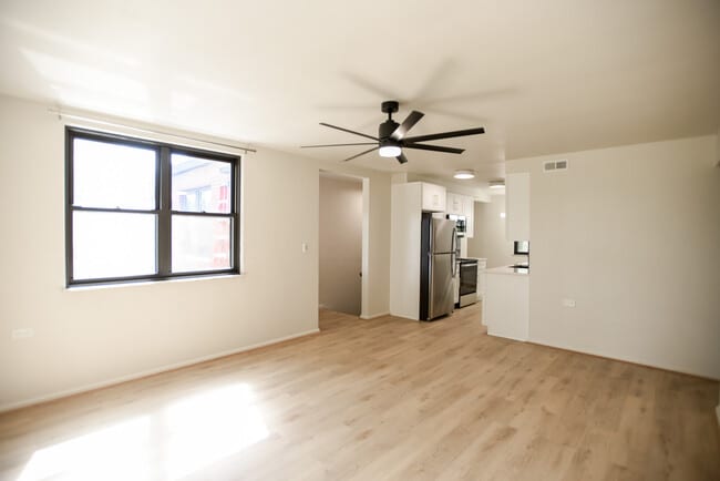 Building Photo - Farragut Flats