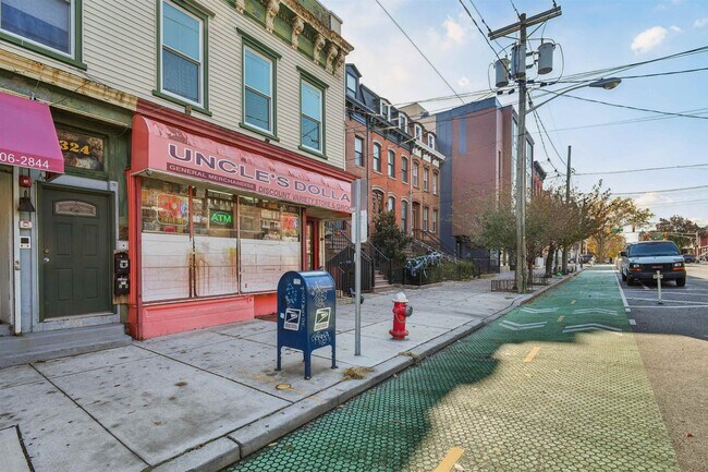 Building Photo - 324 Pacific Ave