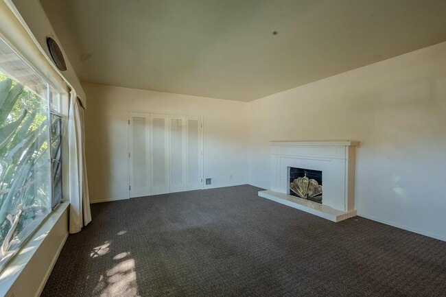 Building Photo - 245 Alviso St