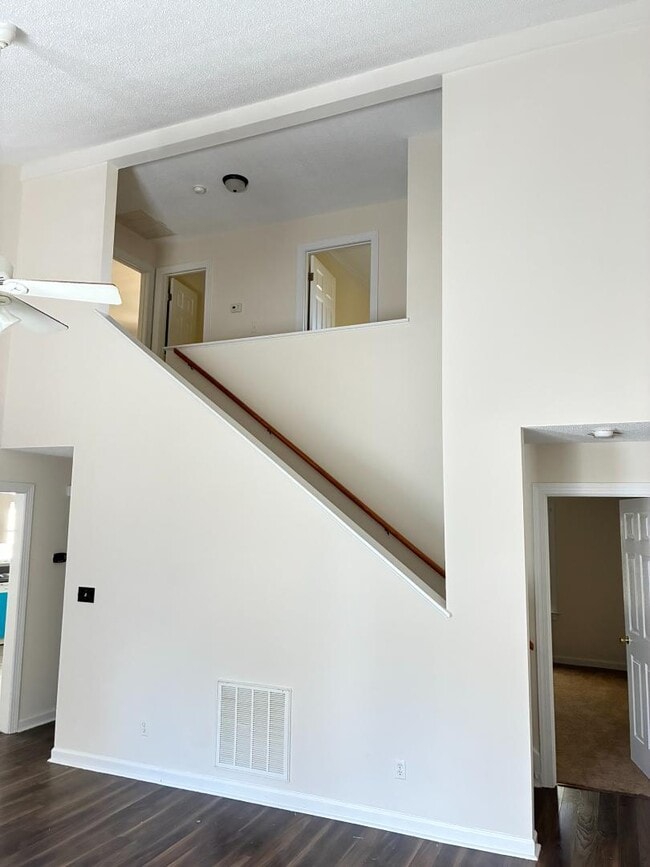 Building Photo - 3532 Wescott Dr NW