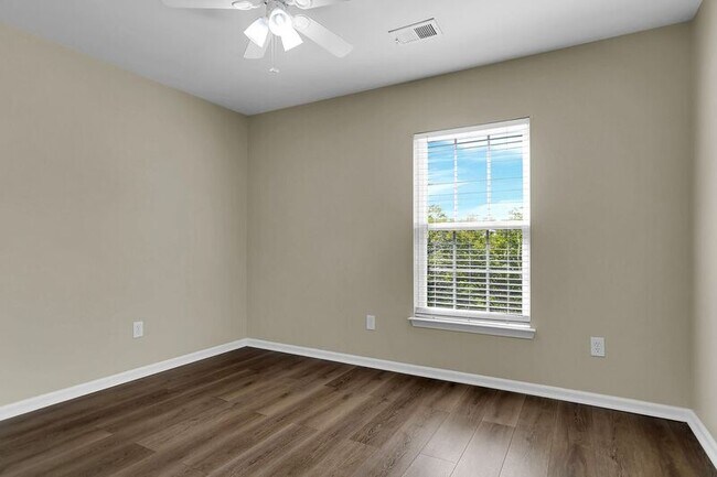 Building Photo - 3022 Crusades St