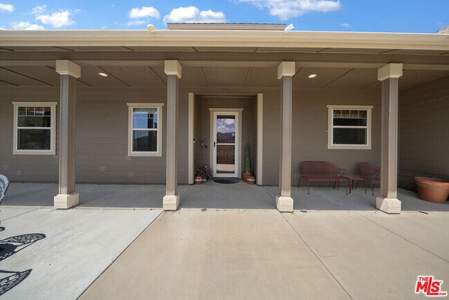 Building Photo - Furnished 4BR Mountain View Home with Garage
