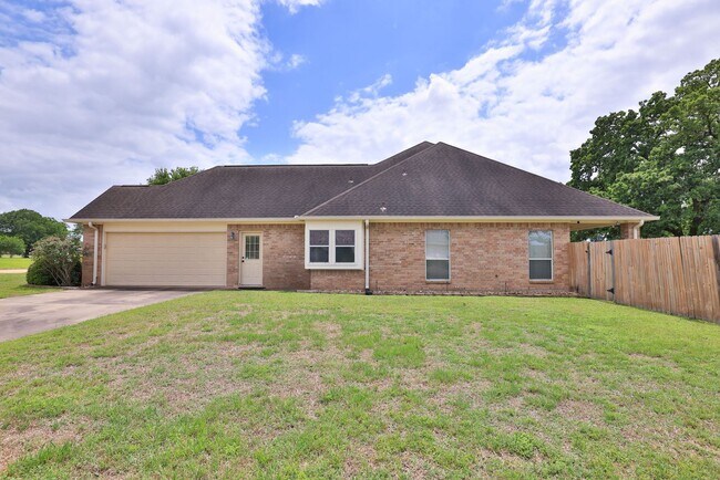 Building Photo - 105 Lawrence Marshall Dr
