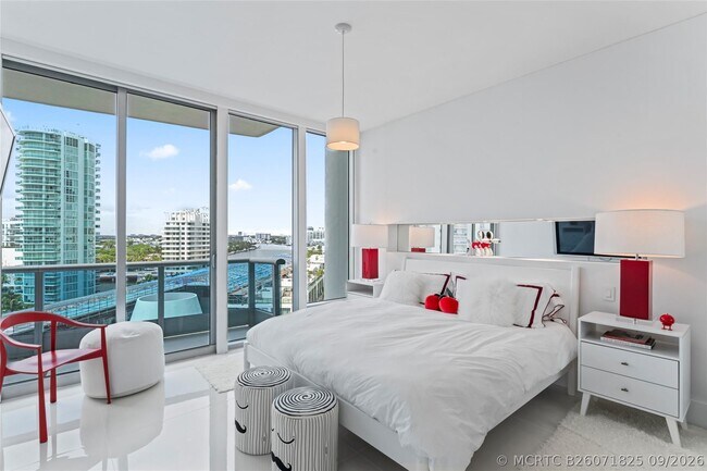 Building Photo - 5959 Collins Ave