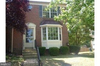 Building Photo - 8126 Londonderry Ct