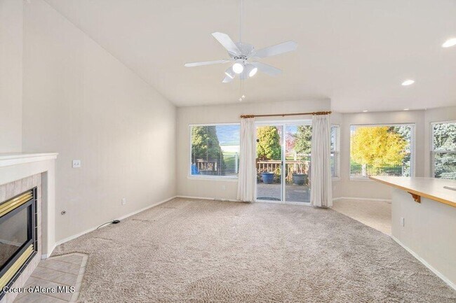 Building Photo - Coeur d' Alene Place!