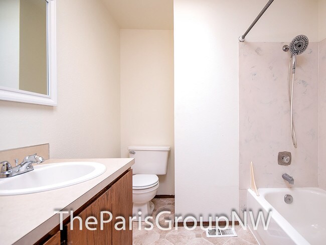 Building Photo - 14655 NE 179th St