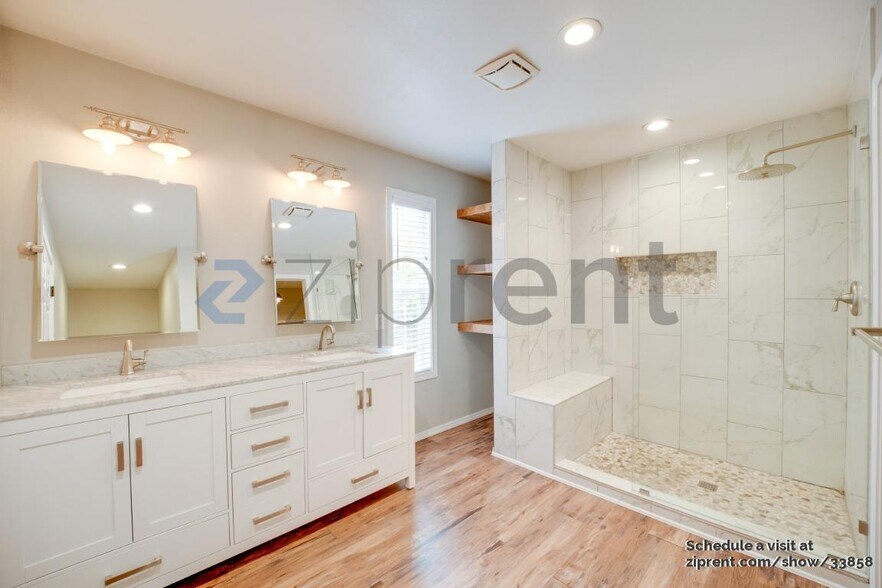 Building Photo - Unit