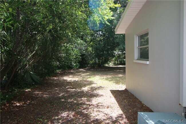 Building Photo - 13 S Washington St