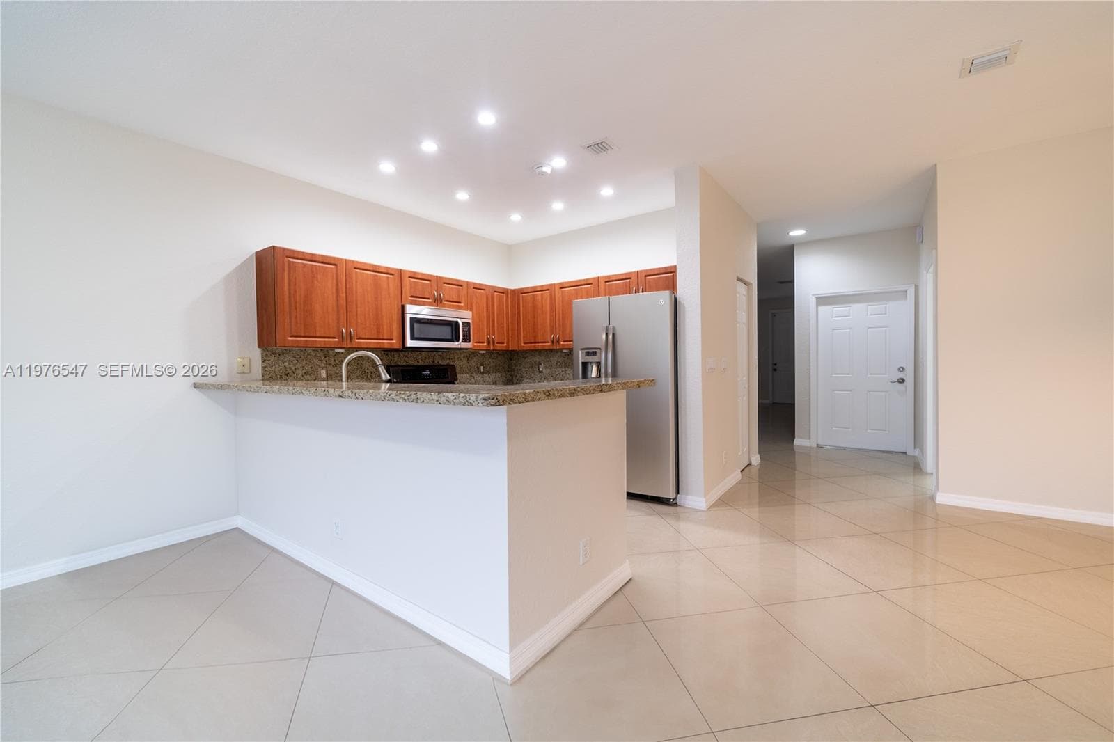 Building Photo - 5327 SW 40th Ave