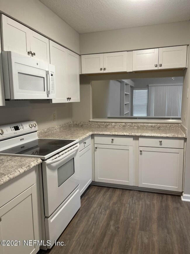Building Photo - 654 Wells Landing Dr