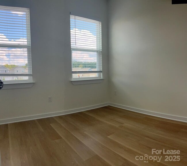 Building Photo - 1023 Blessing Orchid Aly