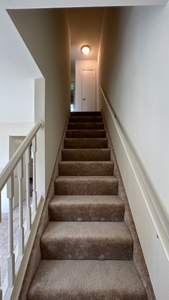 Building Photo - 249 Mercer Ave