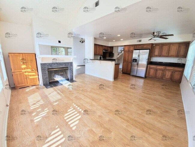 Building Photo - 3 Bedroom, 2.5 Bathroom in Rancho Del Oro!