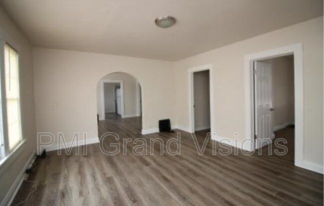 Building Photo - 1060 2nd St