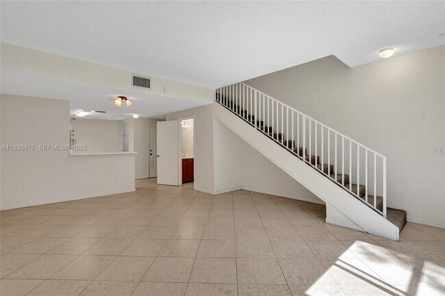 Building Photo - 1210 Sorrento Dr